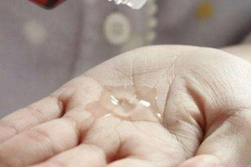 鸡皮肤用果酸还是水杨酸哪个好