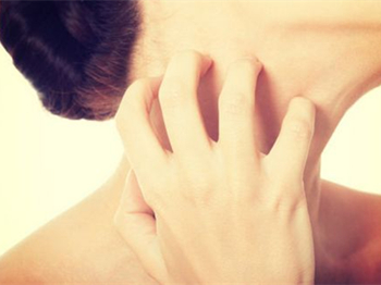 浑身痒起鸡皮疙瘩怎么回事  鸡皮疙瘩 美白祛黄 第4张