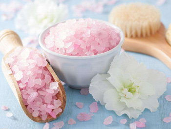 手臂上长了很多小颗粒像鸡皮疙瘩怎么办  去除鸡皮疙瘩 美白祛黄 第3张