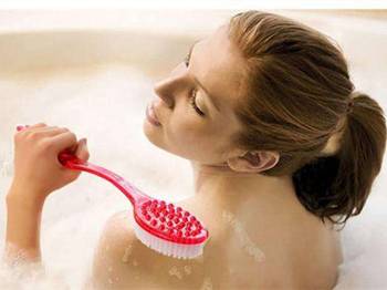 背上起鸡皮疙瘩痒怎么治疗  鸡皮疙瘩 美白祛黄 第2张