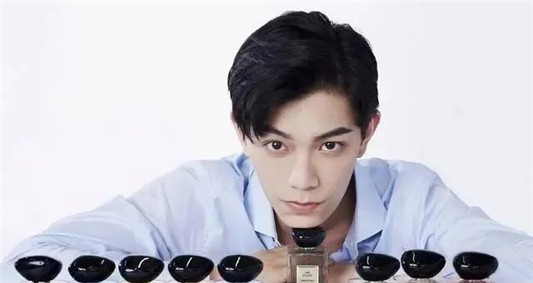 夏天香水需要记住这4个位置，香味持久高级