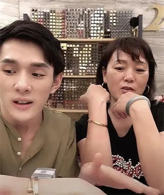 这个屈臣氏的本质是有效的,用后皮肤变白了 皮肤 美白 效果 第2张 这个屈臣氏的本质是有效的,用后皮肤变白了 皮肤 美白 效果 第2张