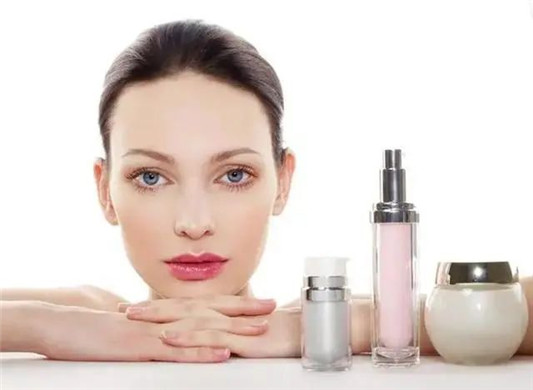 让皮肤变白的5个小窍门,白几个色号没问题 美白 技巧 第4张 让皮肤变白的5个小窍门,白几个色号没问题 美白 技巧 第4张