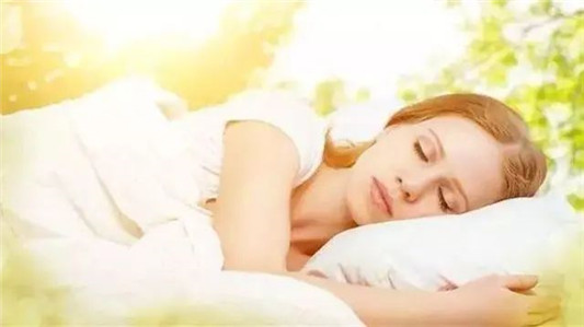 让皮肤变白的5个小窍门,白几个色号没问题 美白 技巧 第5张 让皮肤变白的5个小窍门,白几个色号没问题 美白 技巧 第5张