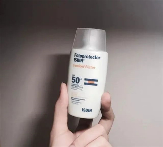 五款大名鼎鼎的防晒霜，紫外线完全不是问题  防晒 防晒霜 第2张