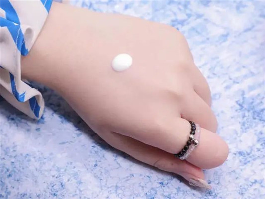 12款超火防晒真人测评，第10个是个坑  防晒 美白 第8张