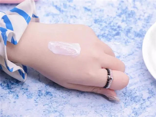 12款超火防晒真人测评，第10个是个坑  防晒 美白 第14张