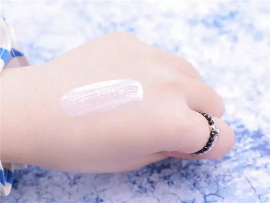 12款超火防晒真人测评，第10个是个坑  防晒 美白 第24张