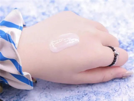 12款超火防晒真人测评，第10个是个坑  防晒 美白 第39张