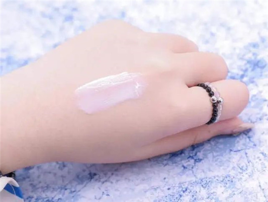 12款超火防晒真人测评，第10个是个坑  防晒 美白 第44张