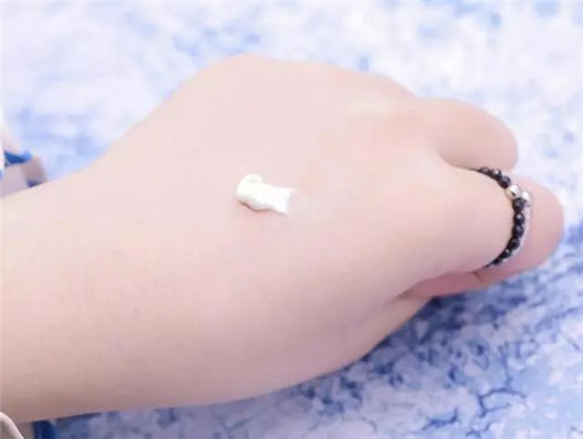 12款超火防晒真人测评，第10个是个坑  防晒 美白 第53张