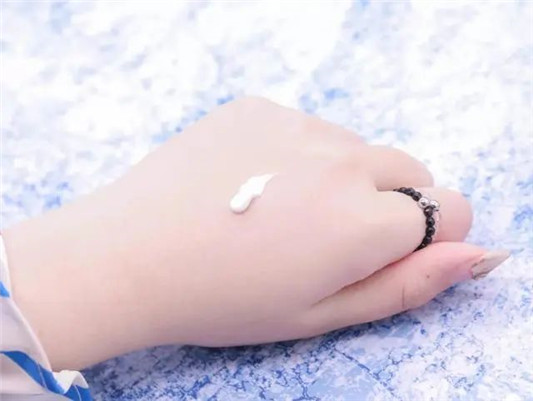 12款超火防晒真人测评，第10个是个坑  防晒 美白 第58张