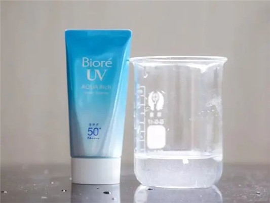 12款超火防晒真人测评，第10个是个坑  防晒 美白 第66张