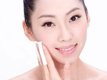 保湿凝露什么时候用，保湿凝露的使用方法是什么  凝露 保湿 美白祛黄 第5张