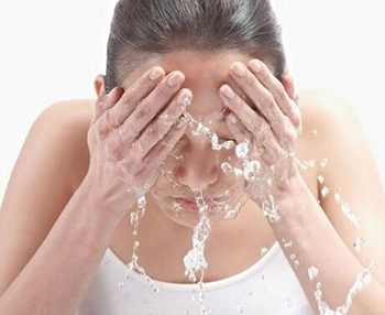 早上正确的洗脸护肤方法和步骤都有哪些