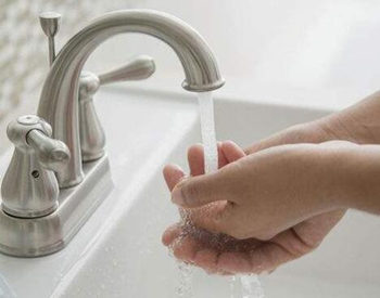 早上正确的洗脸护肤方法和步骤都有哪些  洗脸 美白祛黄 第2张