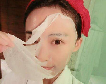 补水面膜会有荧光剂吗，怎样辨别是否有荧光剂