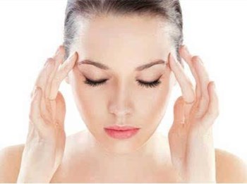 去除眼角皱纹鱼尾纹的方法，五个方法告别鱼尾纹  鱼尾纹 皱纹 眼角 美白祛黄 第3张