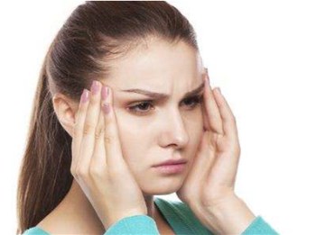 去除眼角皱纹鱼尾纹的方法，五个方法告别鱼尾纹  鱼尾纹 皱纹 眼角 美白祛黄 第4张