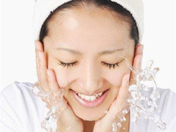 维e擦脸会堵塞毛孔吗，教你如何使用维e  毛孔堵塞 美白祛黄 第4张