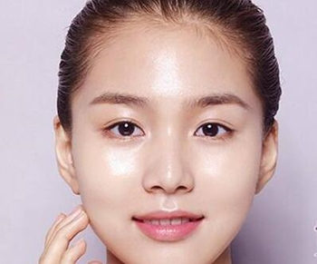 5款夏日20岁油性皮肤适合的护肤品套装推荐