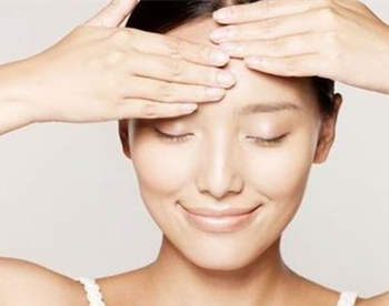 护肤品可以混合使用吗，护肤品必须要用一套吗