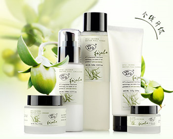 阿芙护肤品适合的年龄是多少，产品好用吗  阿芙 护肤品 美白祛黄 第2张