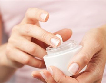 护肤品的使用顺序及涂抹方法是什么