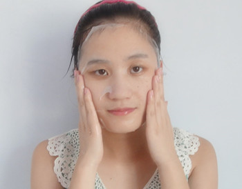 晚上洗脸后要不要擦护肤品，需要用哪些护肤品  晚上洗脸 美白祛黄 第2张