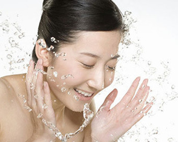 怎样修复敏感肌肤脸上的红血丝  怎样修复 美白祛黄 第3张