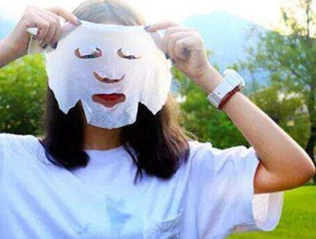 激素脸矿泉水敷脸2个月能不能好，有什么作用呢  激素脸 矿泉水 敷脸 美白祛黄 第5张