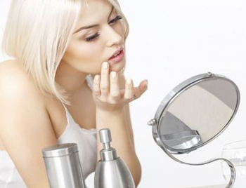 后天敏感肌肤能恢复吗，后天敏感肌的允悲  敏感肌肤 美白祛黄 第5张