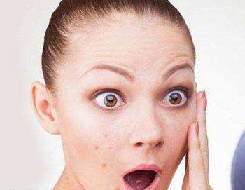 脸上毒素过多怎样排毒，教你安全排毒