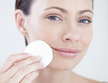 泛红痘痘肌肤怎么护理，教你四招解决  痘痘肌 美白祛黄 第4张