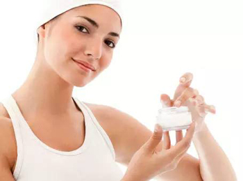 不化妆需要用隔离霜吗，正确使用方法  隔离霜 美白祛黄 第4张