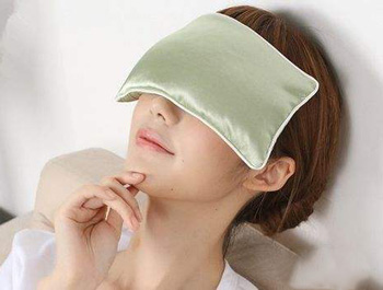 一到春天脸上就过敏痒长痘痘怎么办  脸上过敏 美白祛黄 第2张