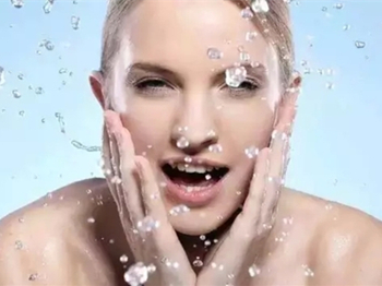 敏感皮肤可以用白醋洗脸吗  敏感肌肤 美白祛黄 第2张