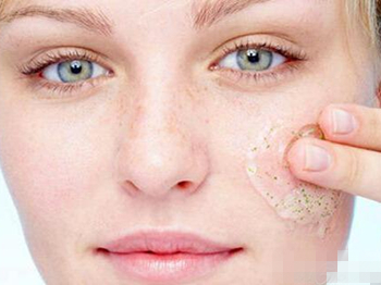 皮肤护肤品不吸收的表现，，不吸收怎么调理  护肤品 皮肤 美白祛黄 第3张