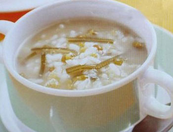 脸上过敏起痘怎么办  过敏起痘 美白祛黄 第7张