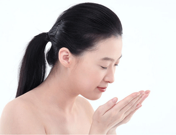 用完护肤品后脸发热发红是怎么回事  发红发热 护肤品 美白祛黄 第2张