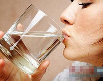 激素脸如何补水，补水方法有哪些  激素脸 方法 补水 美白祛黄 第2张