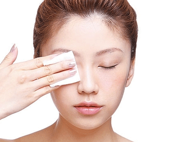 用化妆品脸过敏肿了怎么消除  化妆品 美白祛黄 第2张