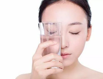 21-24岁的敏感肌肤冬季怎么护理  冬季 日常护理 美白祛黄 第2张