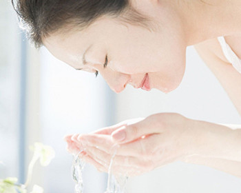 20岁油性敏感肌肤如何护理  油性 20岁 美白祛黄 第2张