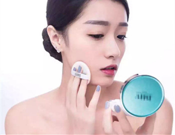 20岁油性敏感肌肤如何护理  油性 20岁 美白祛黄 第3张