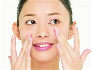 脸上皮肤角质层厚怎么护理，做好日常四大步