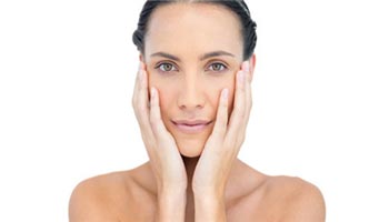 脸上皮肤角质层厚怎么护理，做好日常四大步  角质层厚 脸上 美白祛黄 第3张