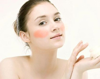 cpb基础护理敏感肌肤能用吗