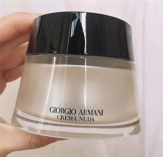 懒人最爱美白效果显著的素颜霜「V7服帖 阿玛尼养肤」  素颜霜 第5张