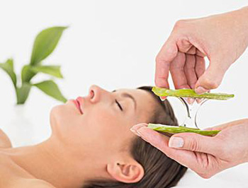 皮肤泛红肿脱皮怎么办，什么原因导致的  皮肤泛红 美白祛黄 第3张